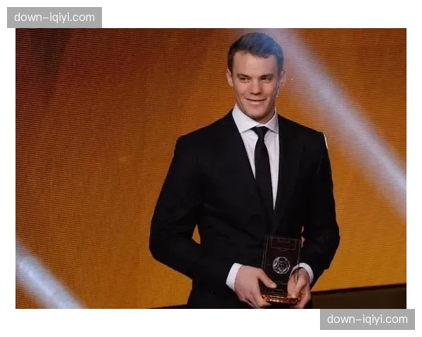 天空体育：诺伊尔倾向再战一年，与拜仁的续约谈判已取得进展